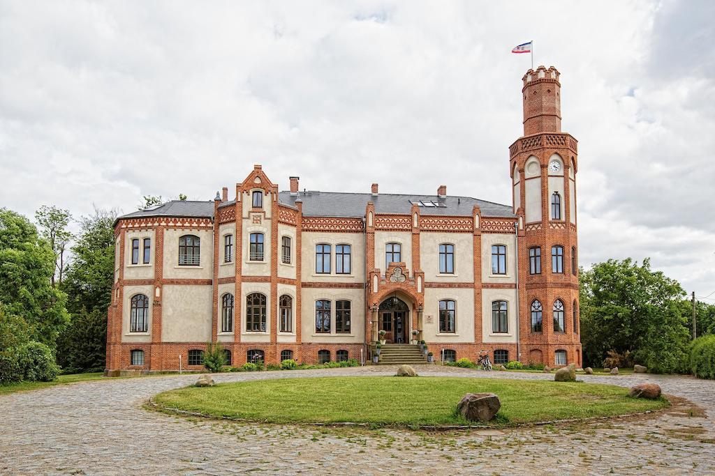 Hotel Schloss Gamehl Benz  Екстериор снимка