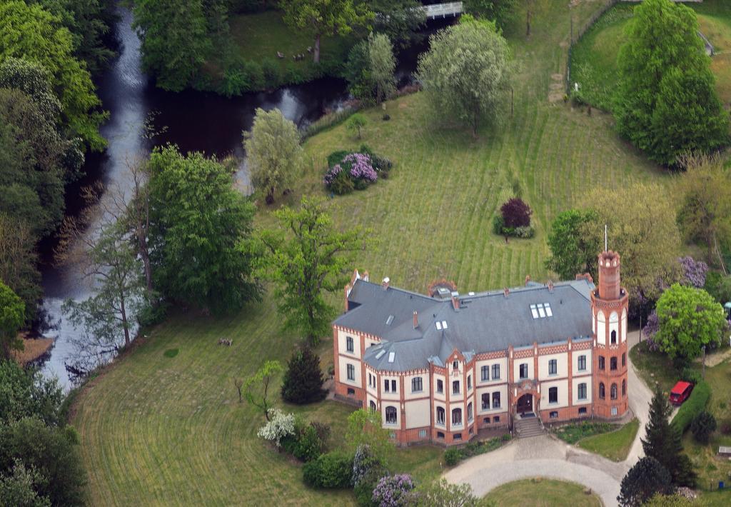 Hotel Schloss Gamehl Benz  Екстериор снимка
